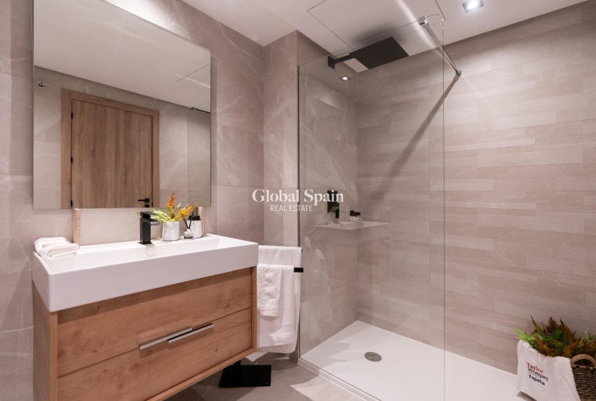 Neubau - PENTHOUSE -
ISTÁN - Cerros De Los Lagos