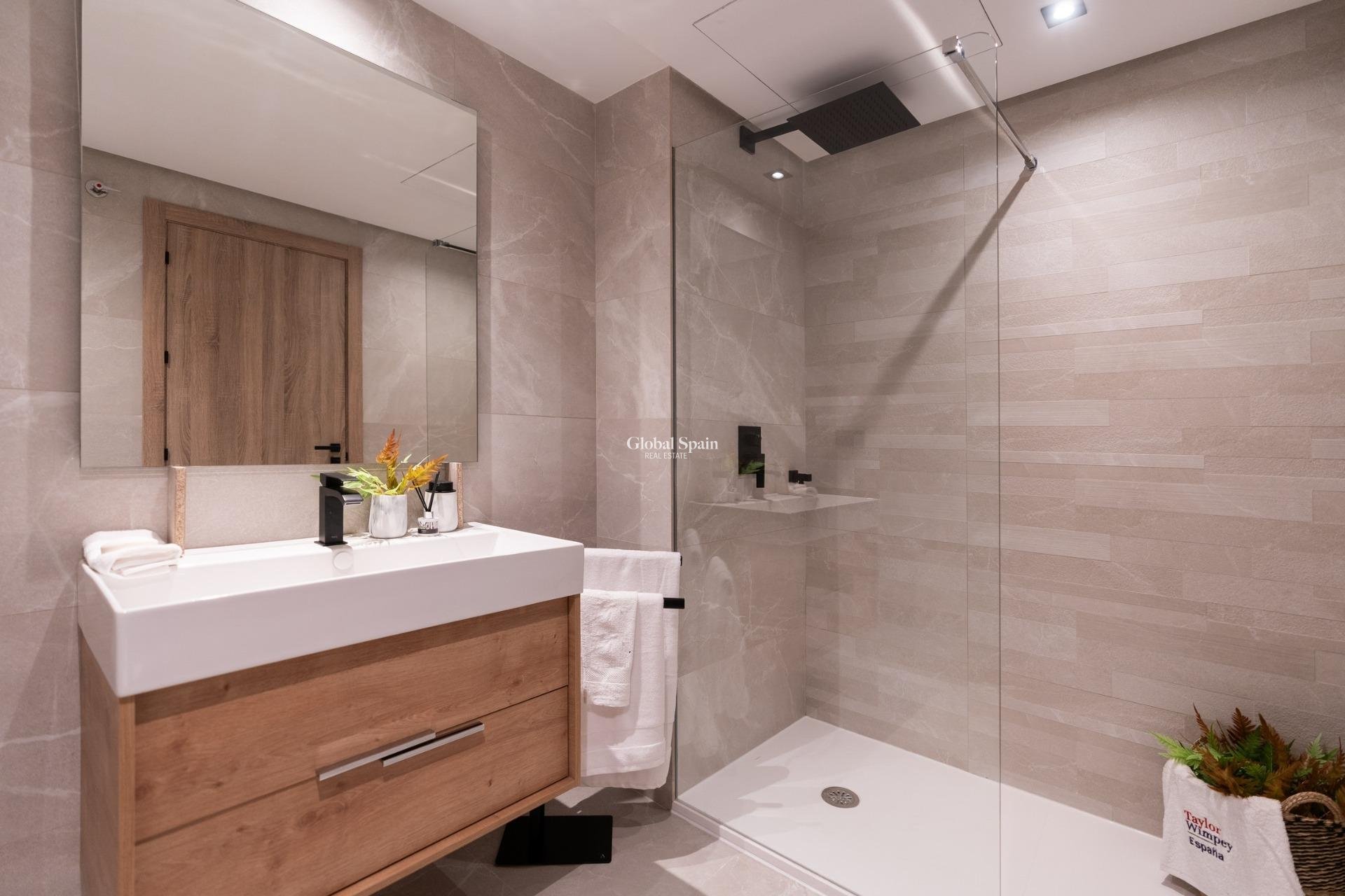 Neubau - PENTHOUSE -
ISTÁN - Cerros De Los Lagos