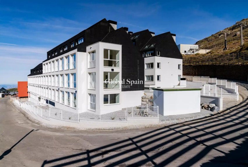 Neubau - PENTHOUSE -
MONACHIL - Sierra Nevada Ski