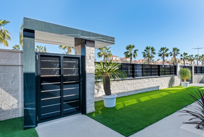 Neubau - VILLA -
ALGORFA - LA FINCA GOLF / ALGORFA