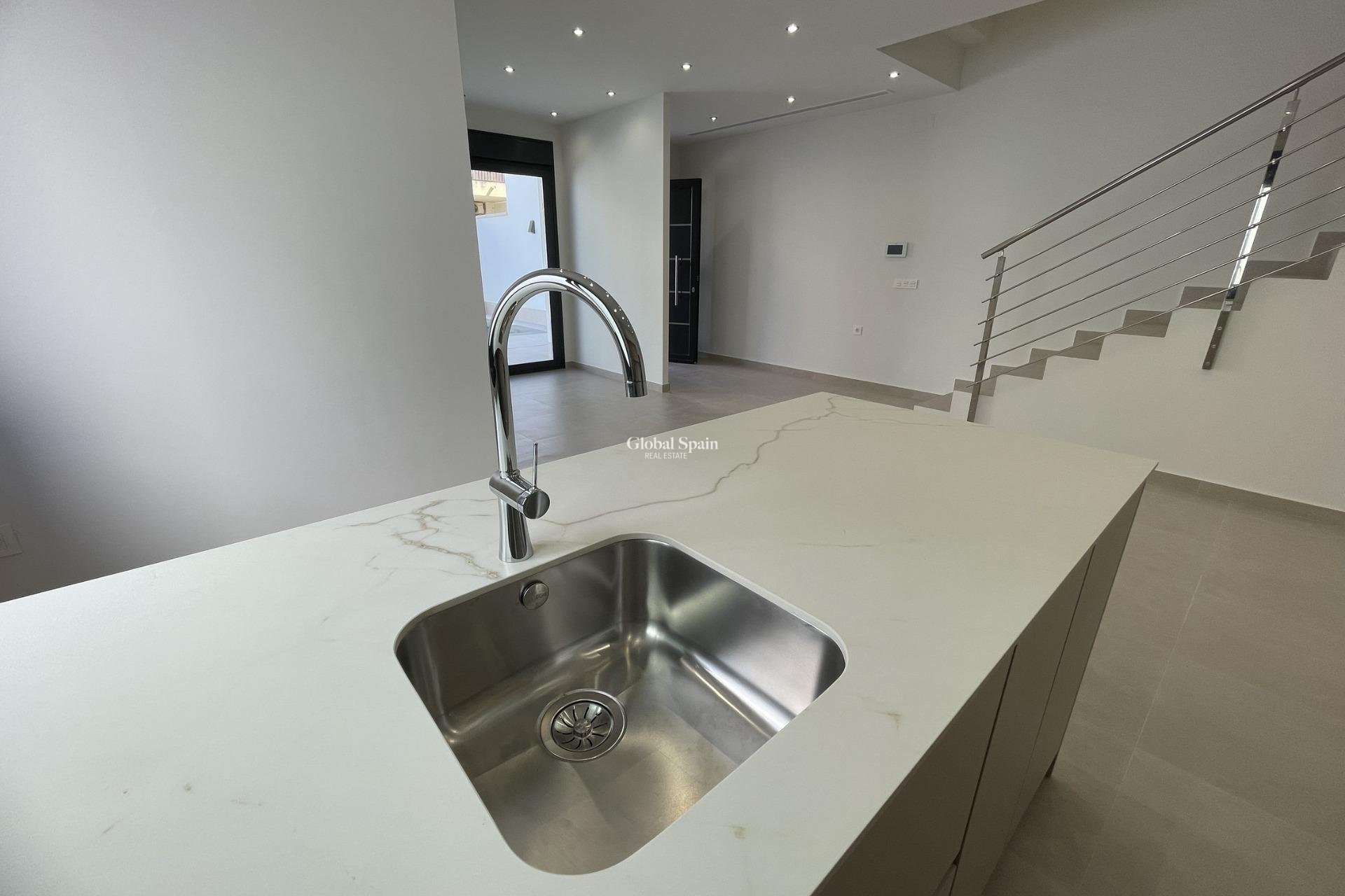 Neubau - VILLA -
ALMORADÍ - Heredades