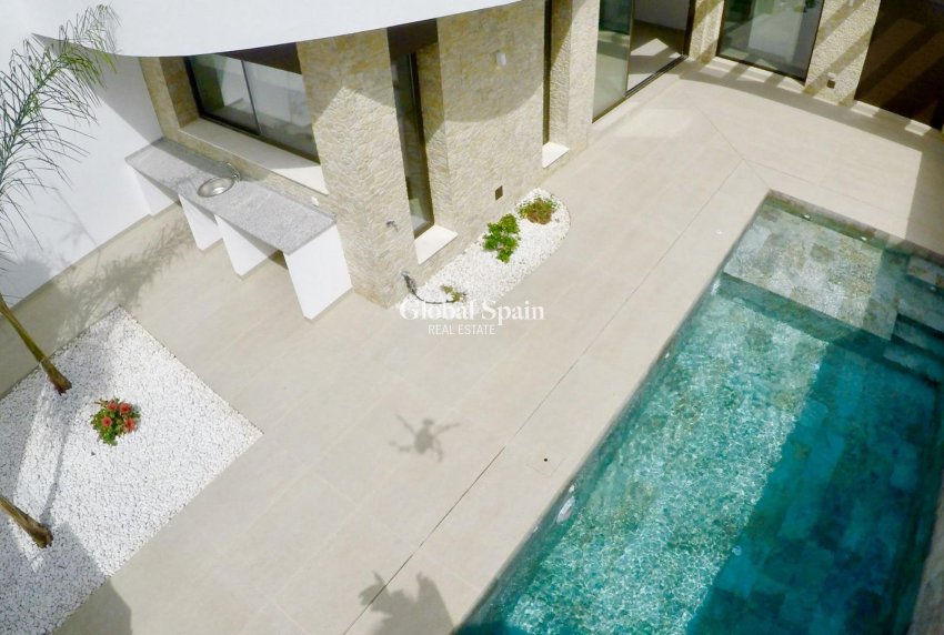 Neubau - Villa -
ALMORADÍ