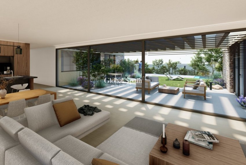 Neubau - Villa -
BAÑOS Y MENDIGO - Altaona Golf