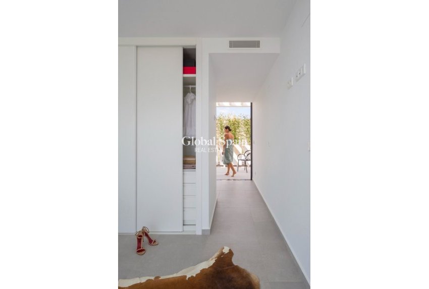 Neubau - Villa -
BAÑOS Y MENDIGO - Altaona Golf