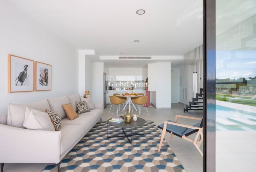 Neubau - Villa -
BAÑOS Y MENDIGO - Altaona Golf