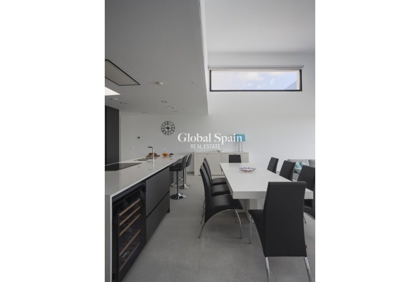 Neubau - Villa -
BAÑOS Y MENDIGO - Altaona Golf