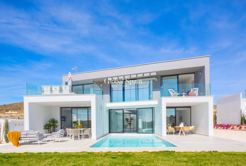 Neubau - VILLA -
BAÑOS Y MENDIGO - Altaona Golf
