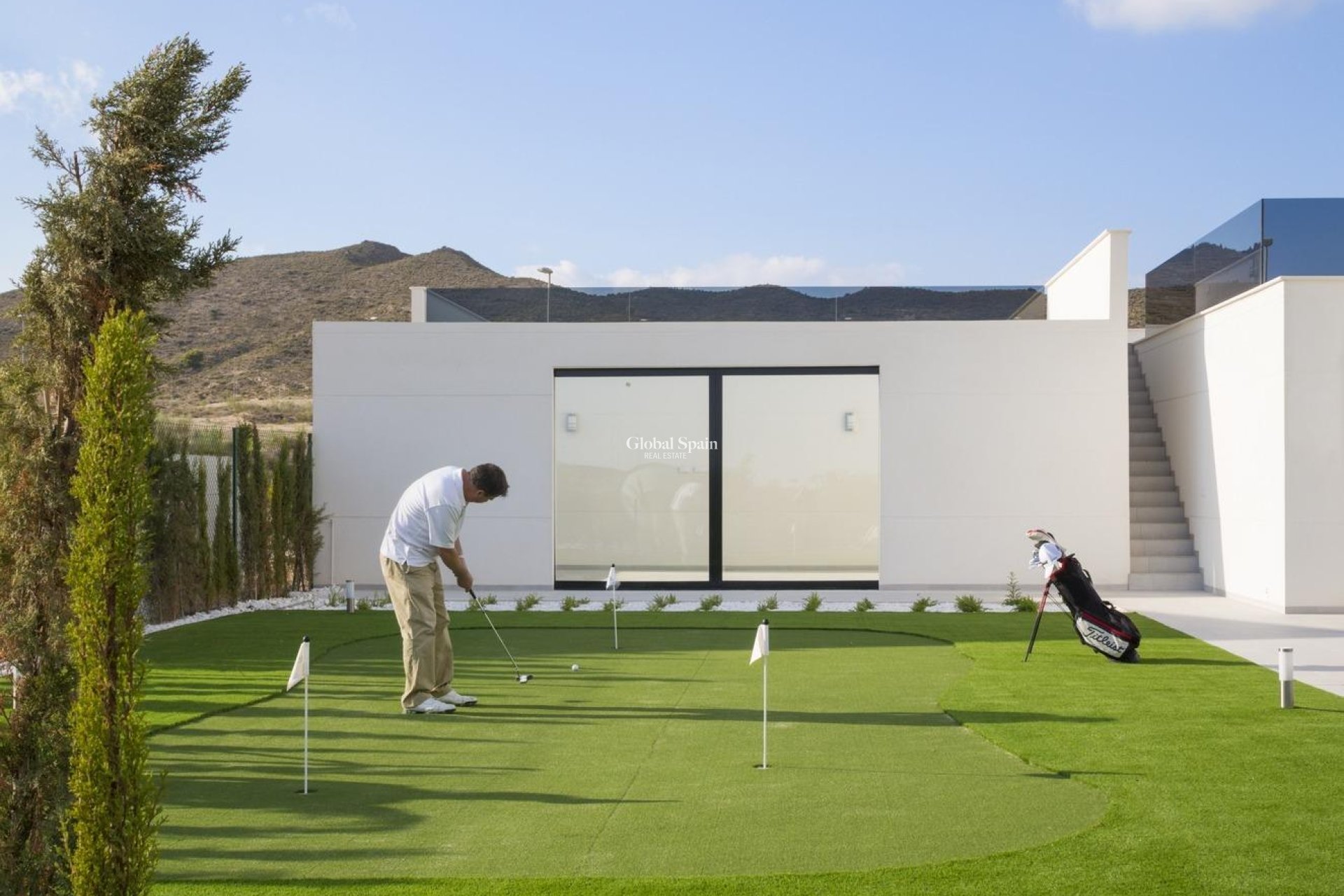 Neubau - VILLA -
BAÑOS Y MENDIGO - Altaona Golf
