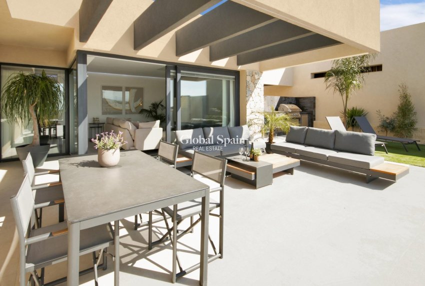 Neubau - VILLA -
BAÑOS Y MENDIGO - Altaona Golf