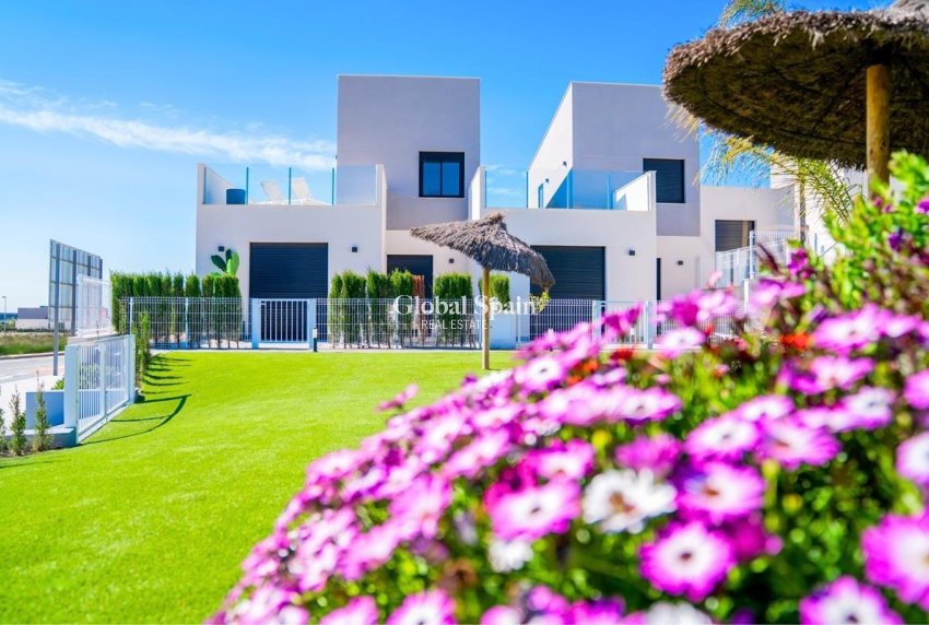 Neubau - VILLA -
BAÑOS Y MENDIGO - Altaona Golf
