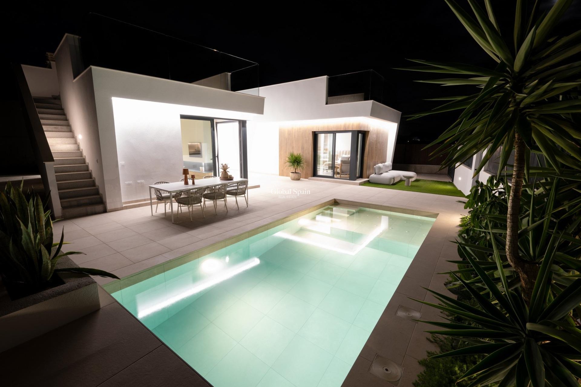 Neubau - VILLA -
BAÑOS Y MENDIGO - Altaona Golf