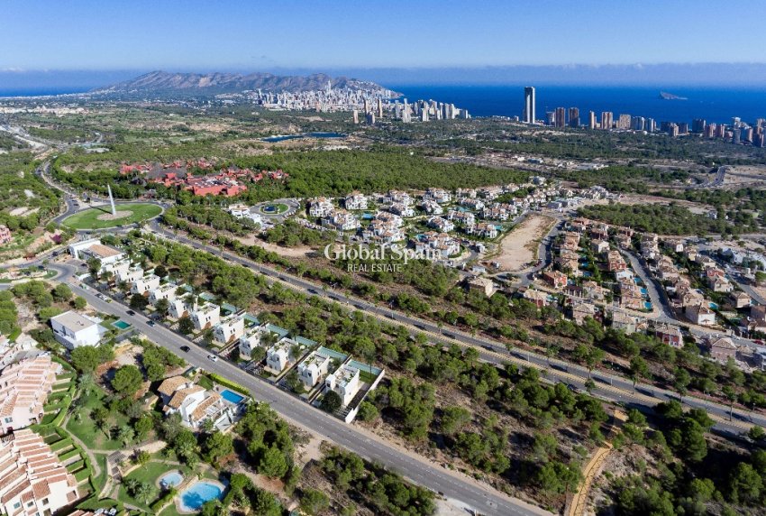 Neubau - Villa -
BENIDORM - Alicante