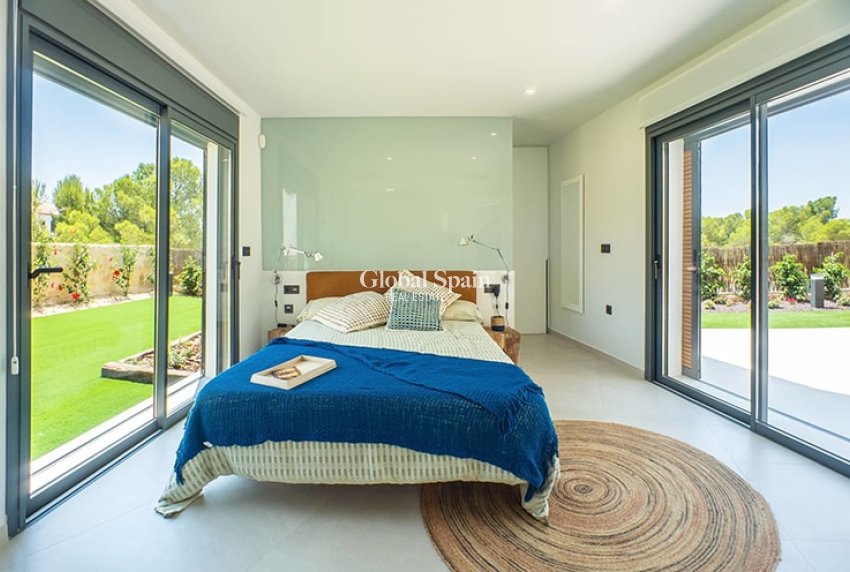 Neubau - Villa -
BENIDORM - Alicante