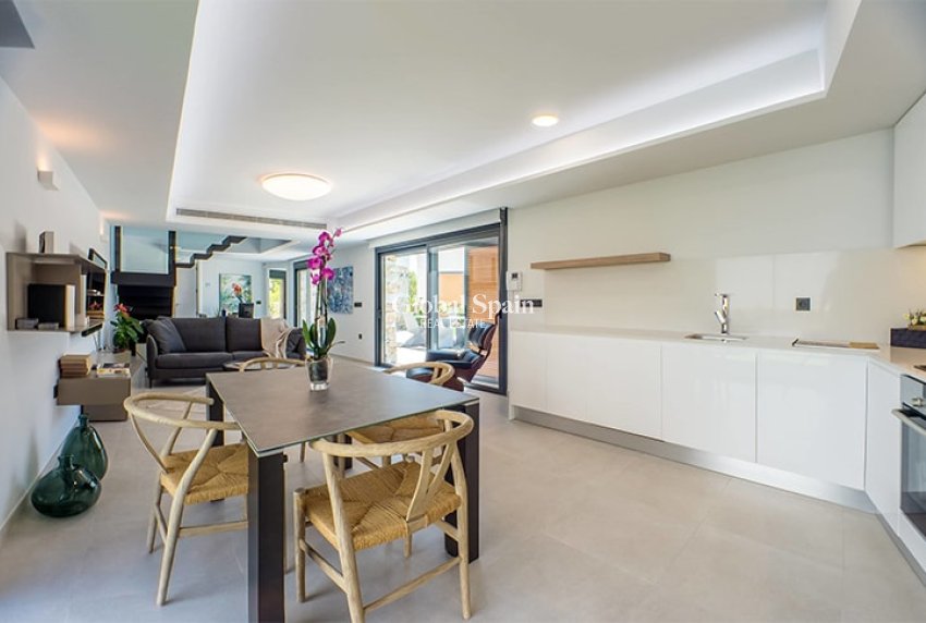 Neubau - Villa -
BENIDORM - Alicante