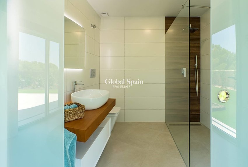 Neubau - Villa -
BENIDORM - Alicante