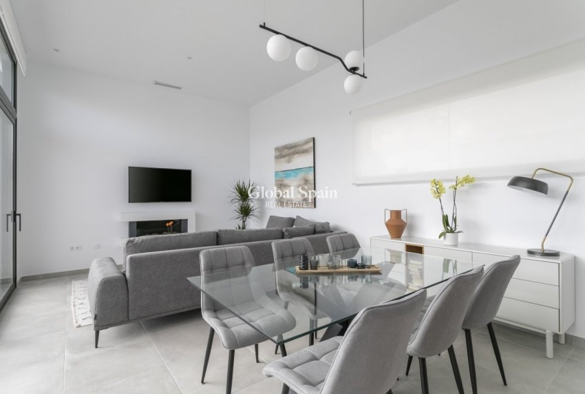 Neubau - VILLA -
CALASPARRA - Coto riñales