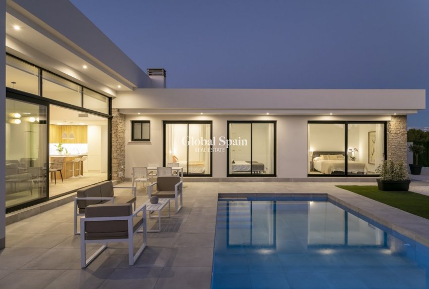 Neubau - VILLA -
CALASPARRA - Coto riñales