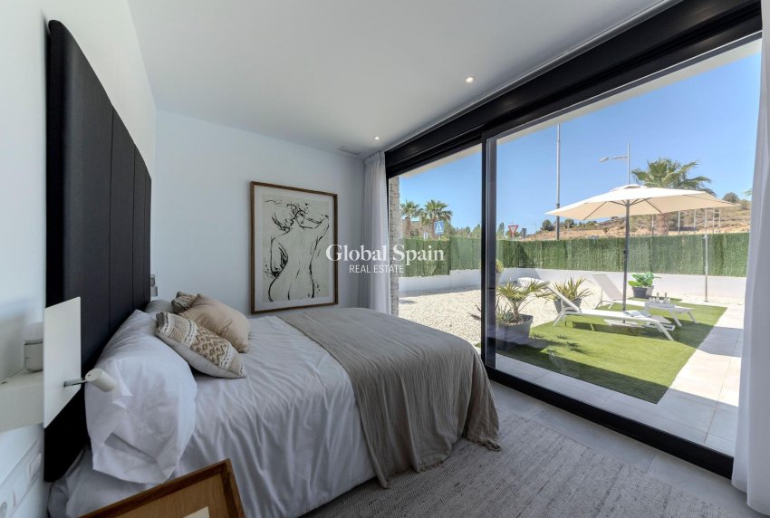 Neubau - VILLA -
CALASPARRA - Coto riñales