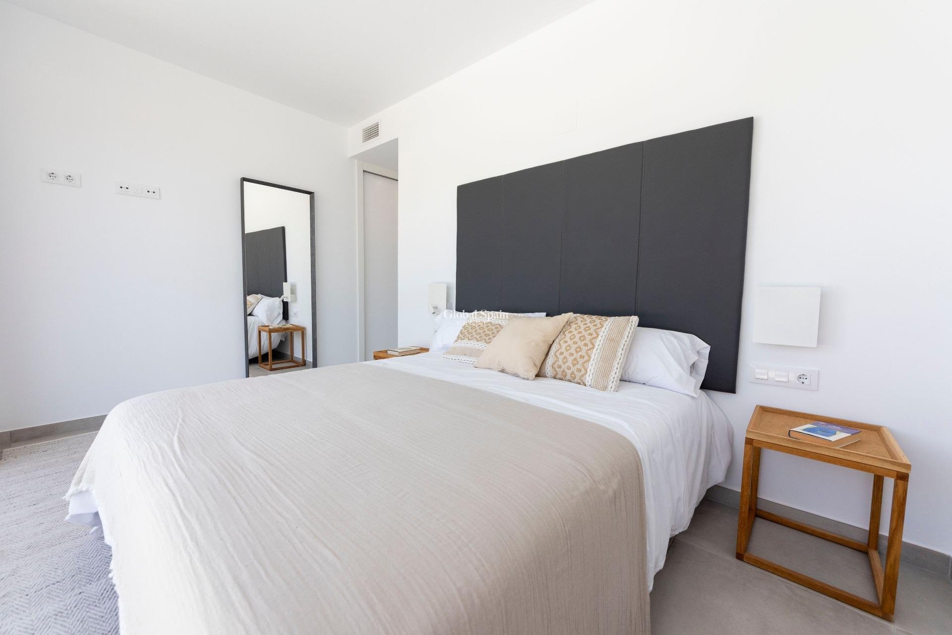 Neubau - VILLA -
CALASPARRA - Coto riñales