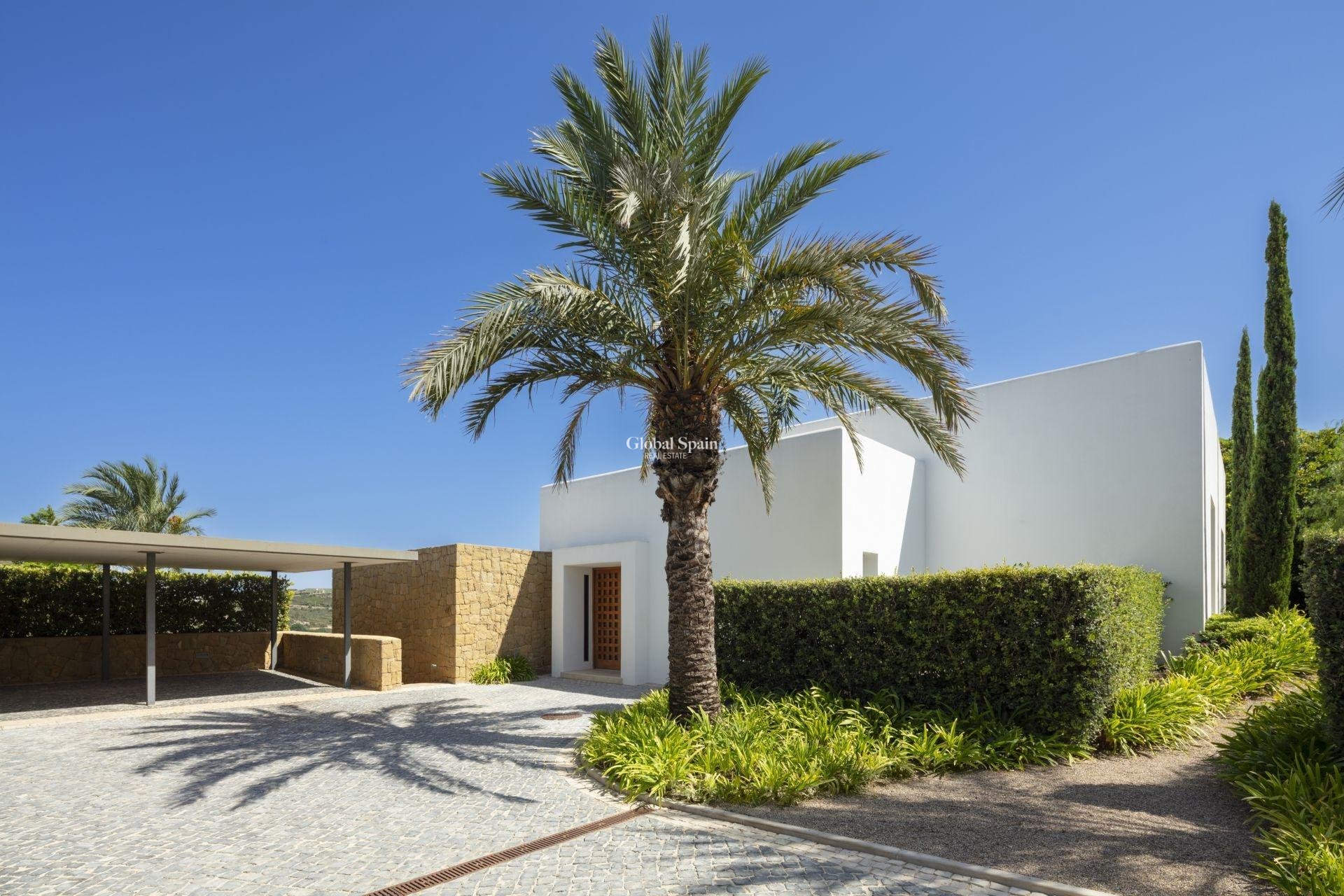 Neubau - VILLA -
CASARES - Pedregales