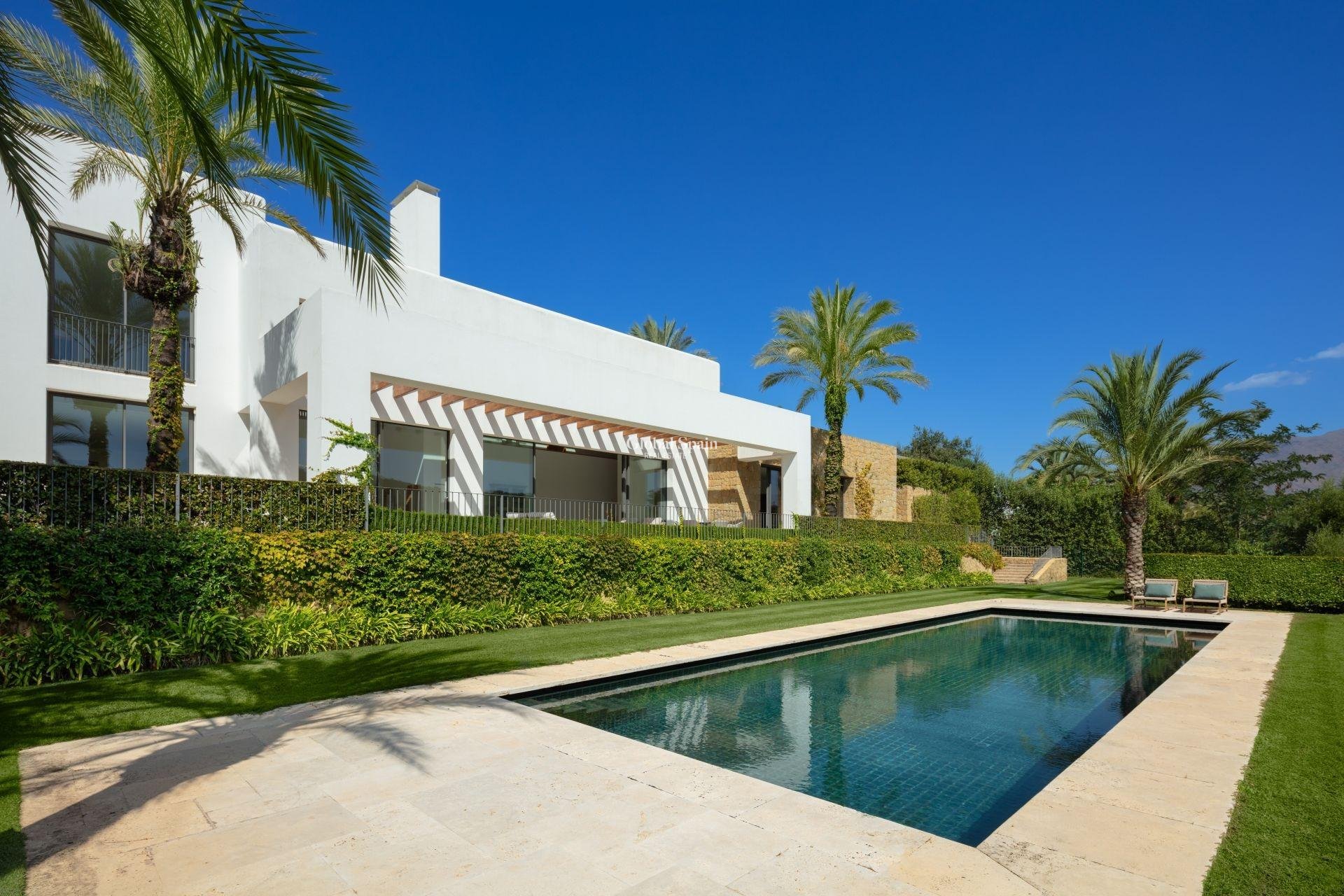 Neubau - VILLA -
CASARES - Pedregales