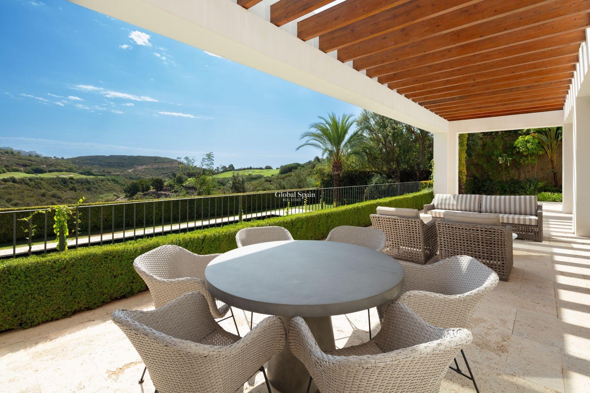 Neubau - VILLA -
CASARES - Pedregales