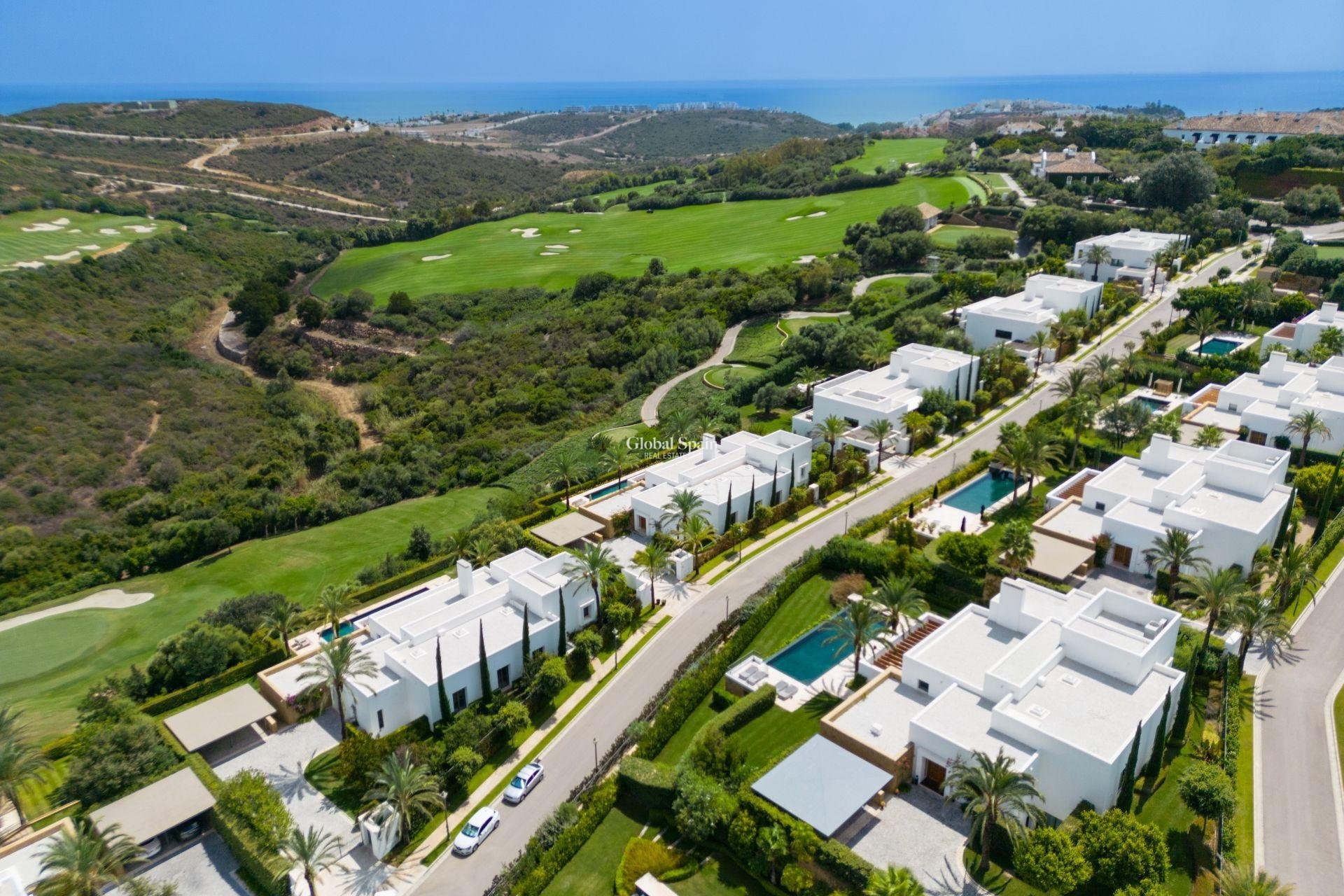 Neubau - VILLA -
CASARES - Pedregales