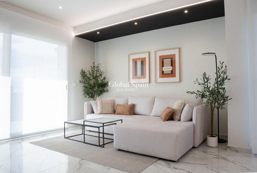 Neubau - VILLA -
CIUDAD QUESADA