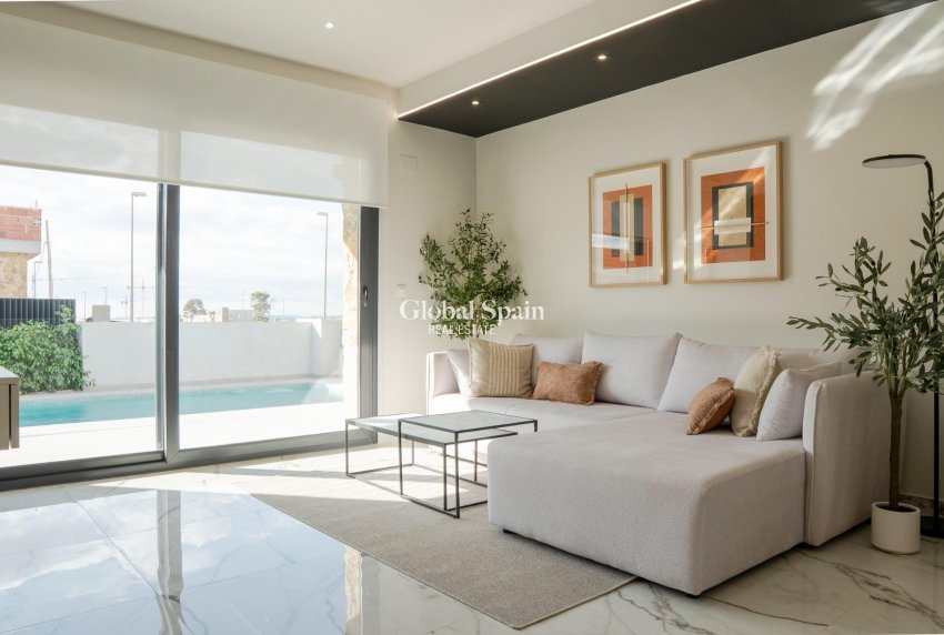 Neubau - VILLA -
CIUDAD QUESADA