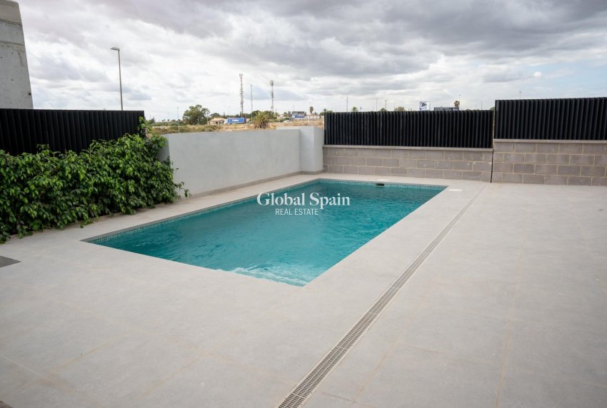 Neubau - VILLA -
CIUDAD QUESADA
