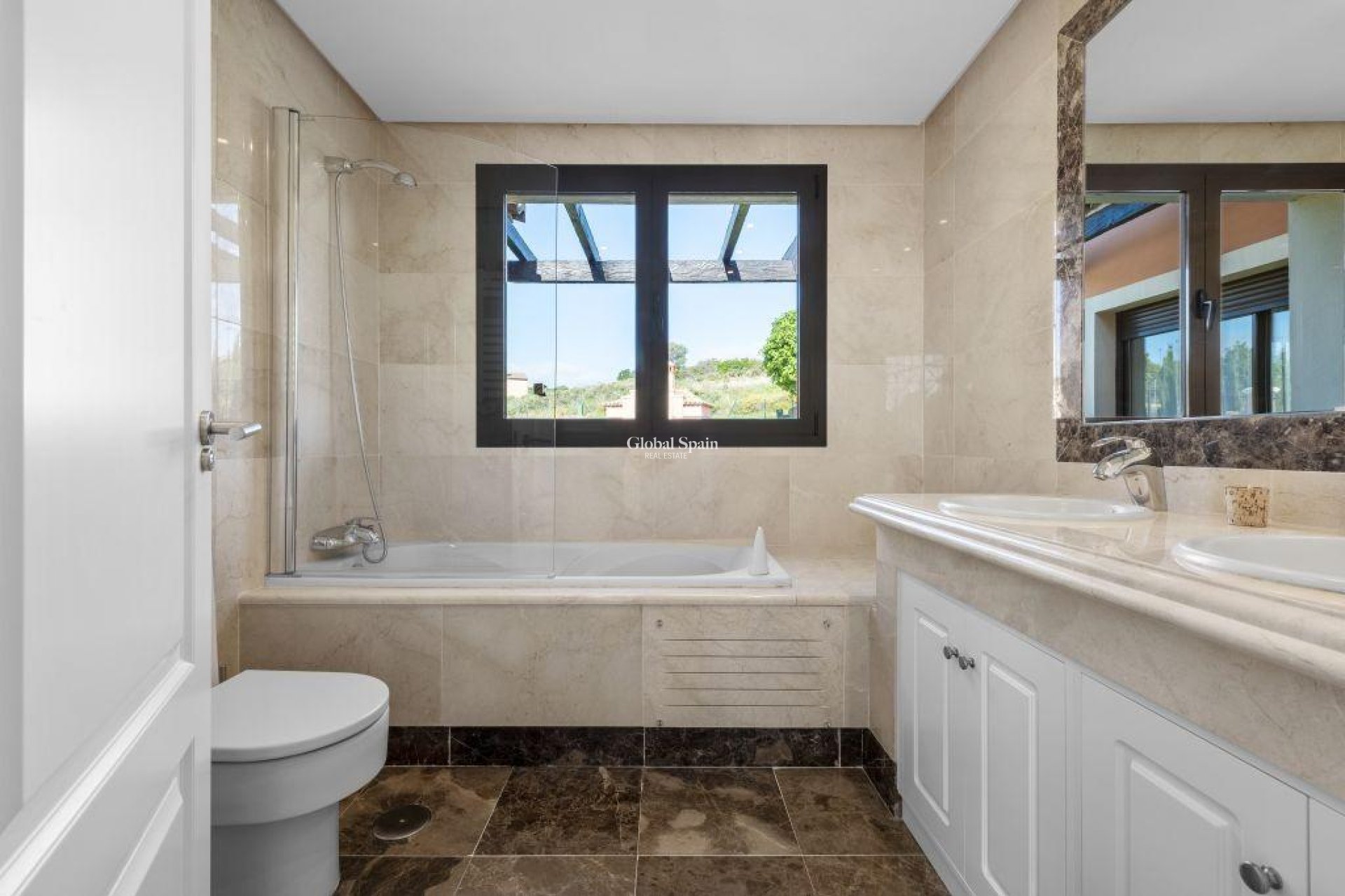 Neubau - VILLA -
ESTEPONA - Azata Golf Estepona Oeste