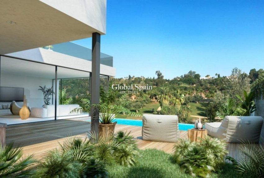 Neubau - VILLA -
ESTEPONA - El Paraíso