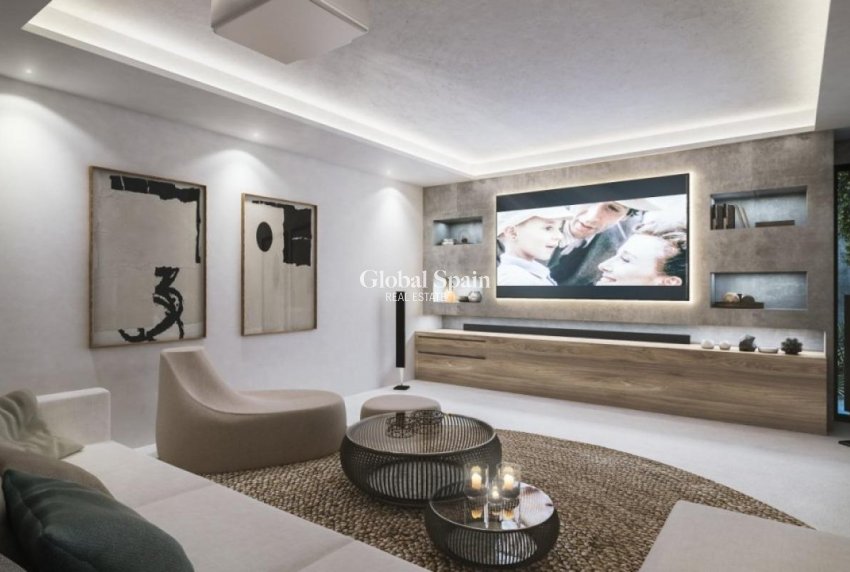 Neubau - VILLA -
ESTEPONA - El Paraíso
