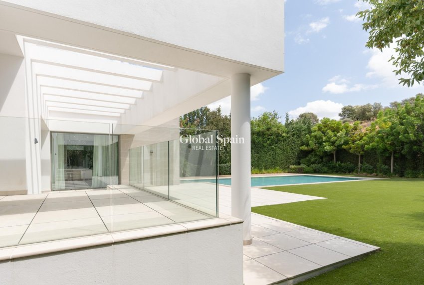 Neubau - VILLA -
ESTEPONA - Paraiso Alto