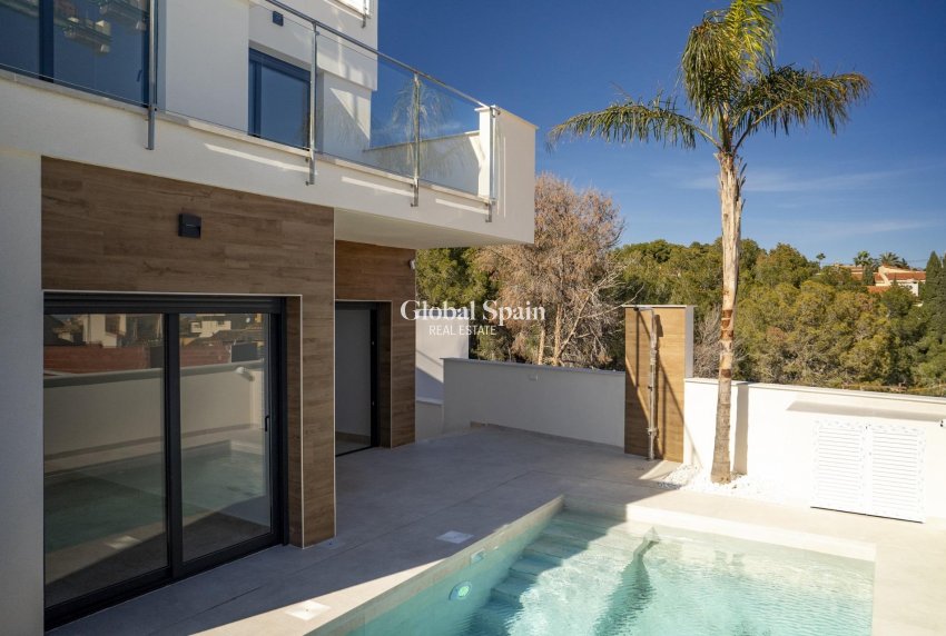 Neubau - VILLA -
LA NUCÍA - Urb. Don Mar