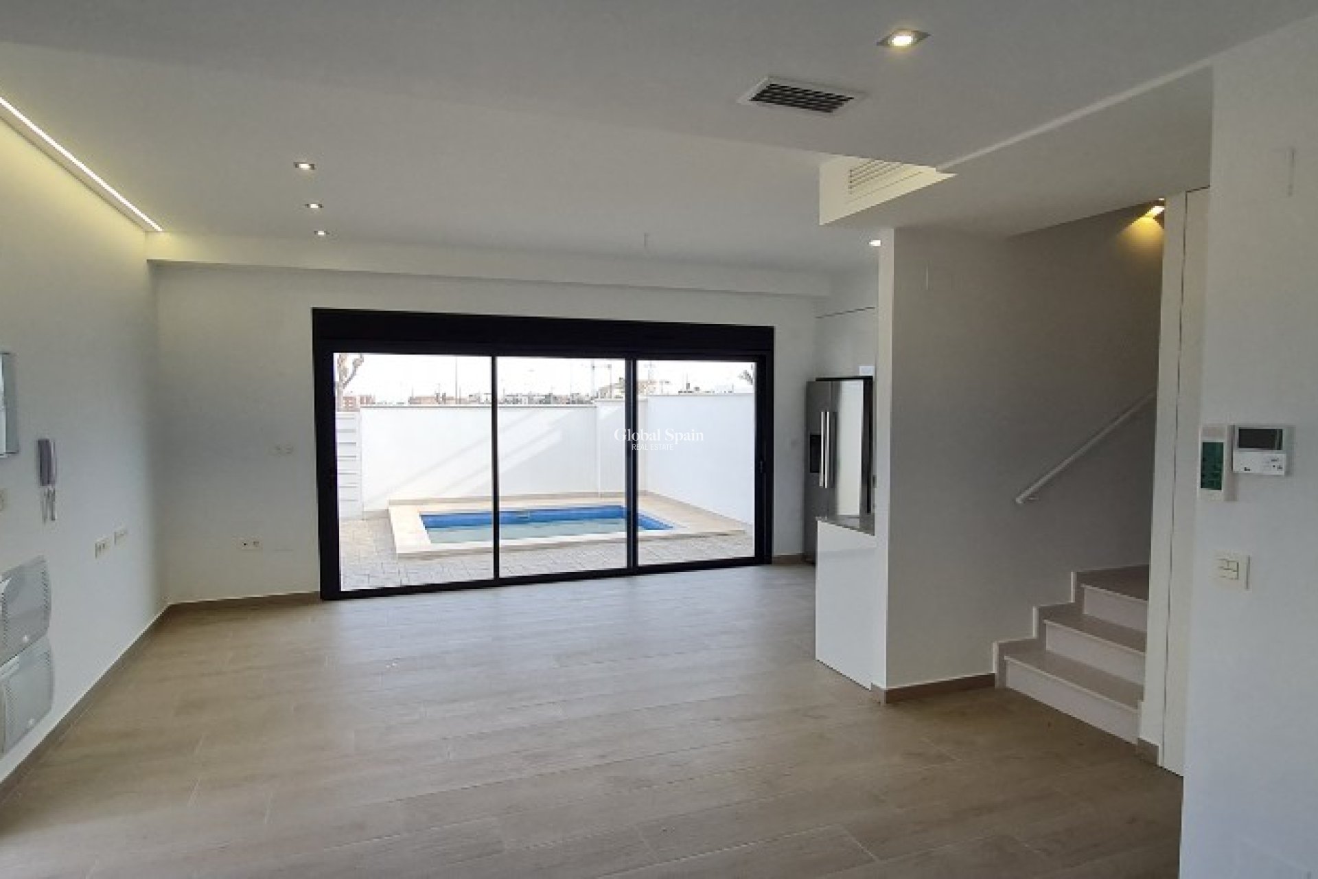 Neubau - Villa -
LA ZENIA