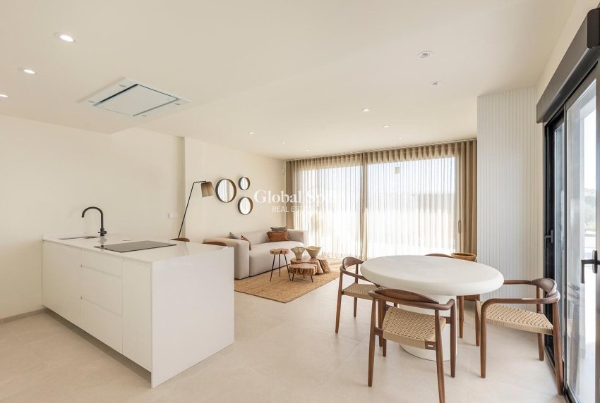 Neubau - VILLA -
LOS ALCÁZARES