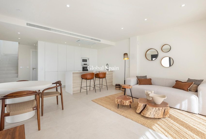 Neubau - VILLA -
LOS ALCÁZARES