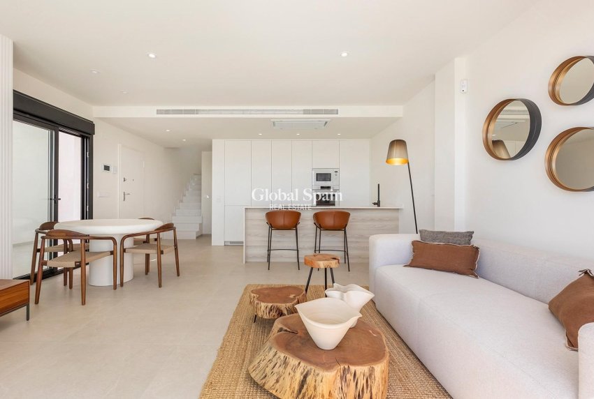 Neubau - VILLA -
LOS ALCÁZARES