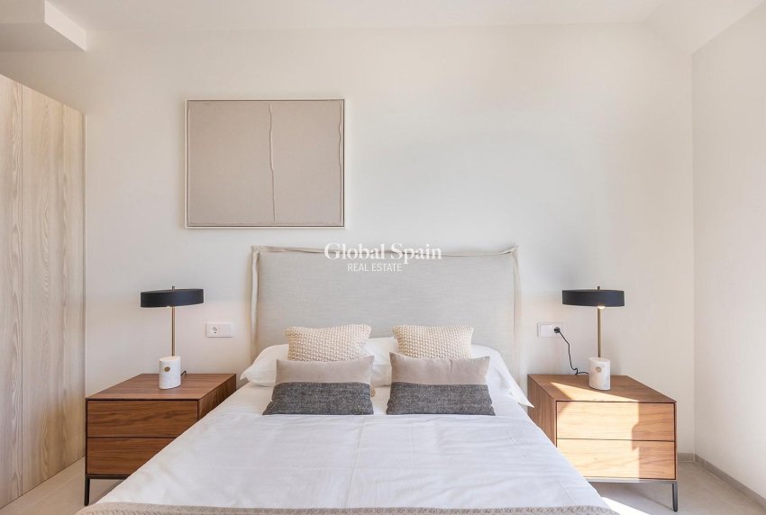 Neubau - VILLA -
LOS ALCÁZARES