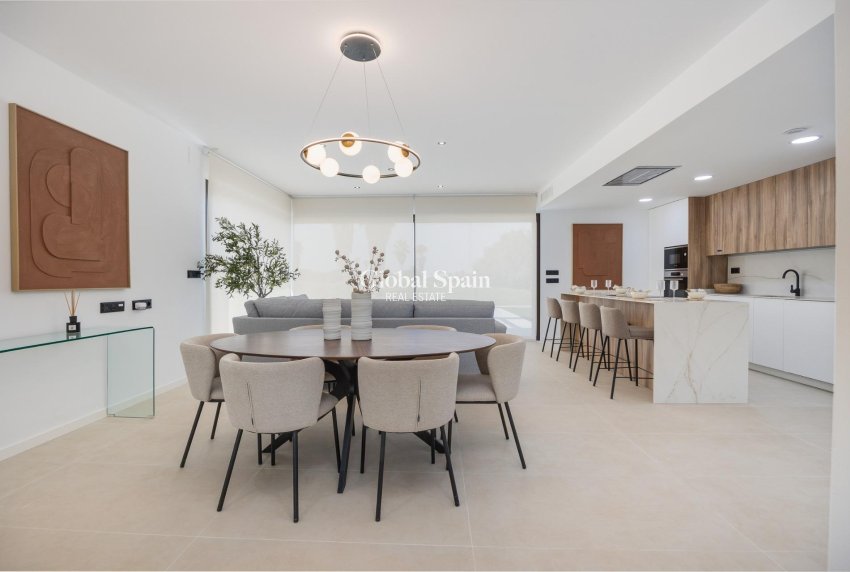 Neubau - VILLA -
LOS ALCÁZARES