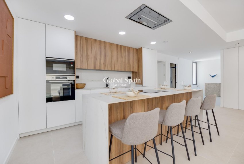 Neubau - VILLA -
LOS ALCÁZARES