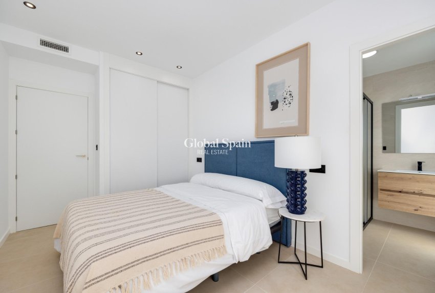 Neubau - VILLA -
LOS ALCÁZARES