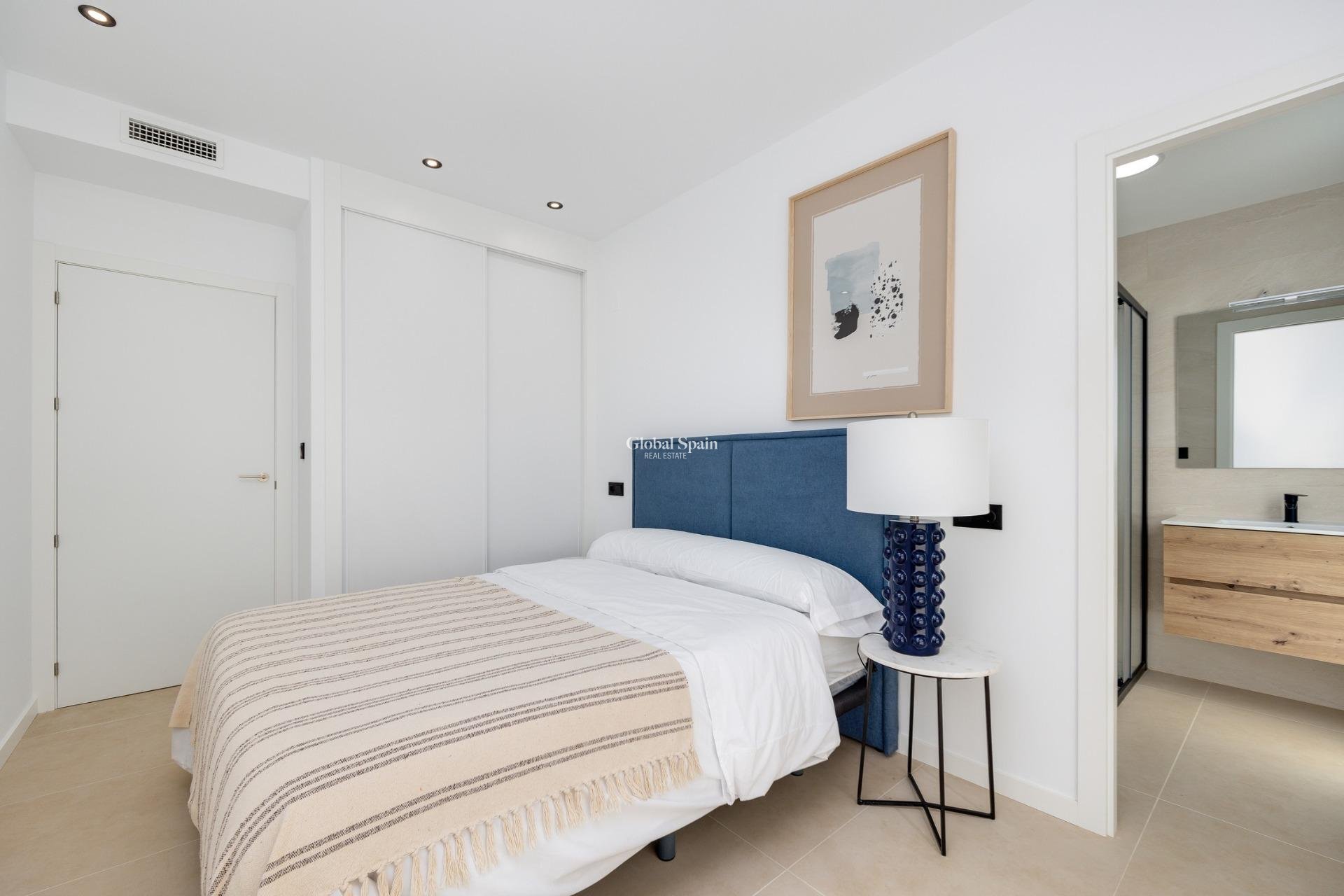 Neubau - VILLA -
LOS ALCÁZARES