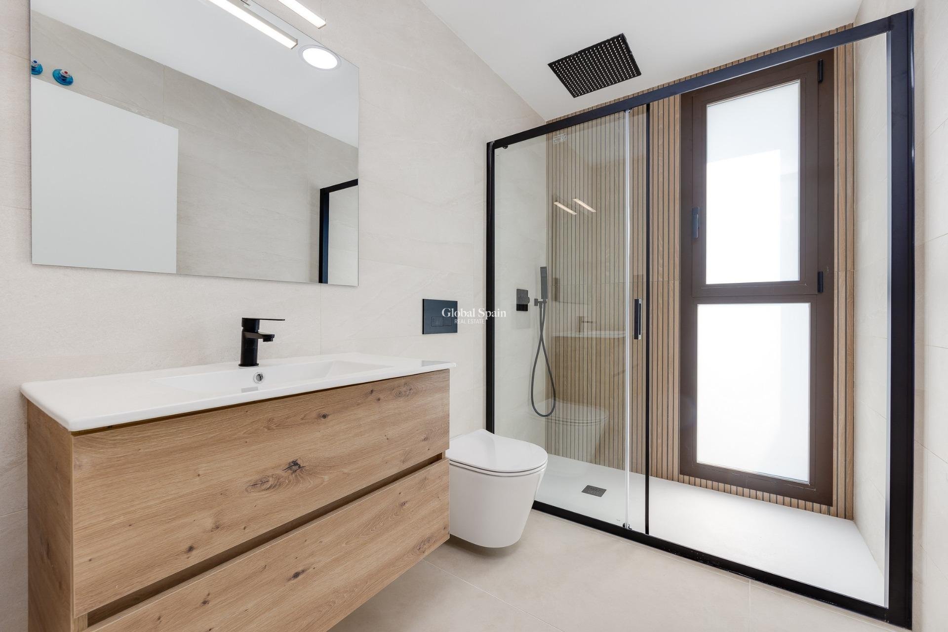 Neubau - VILLA -
LOS ALCÁZARES