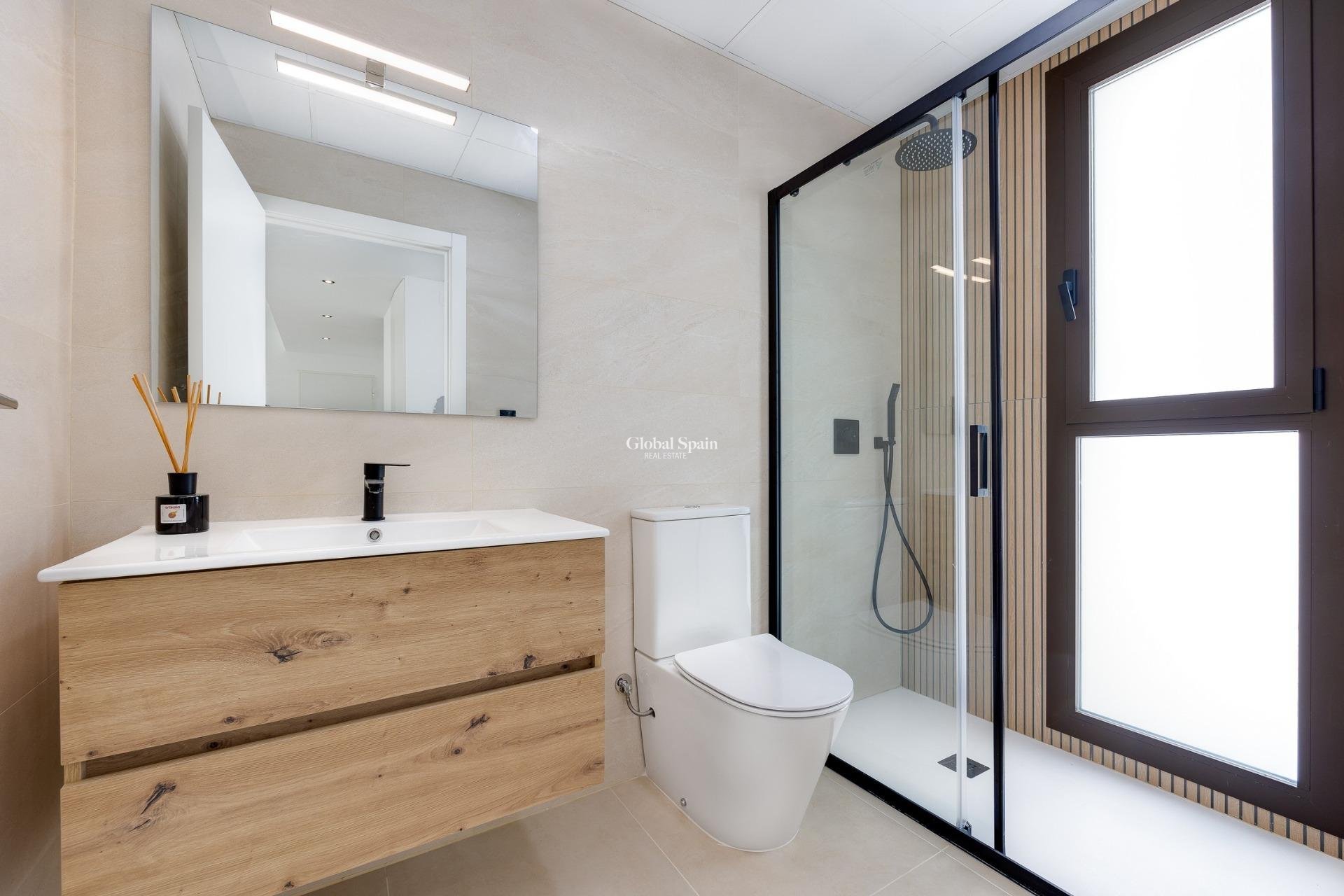 Neubau - VILLA -
LOS ALCÁZARES