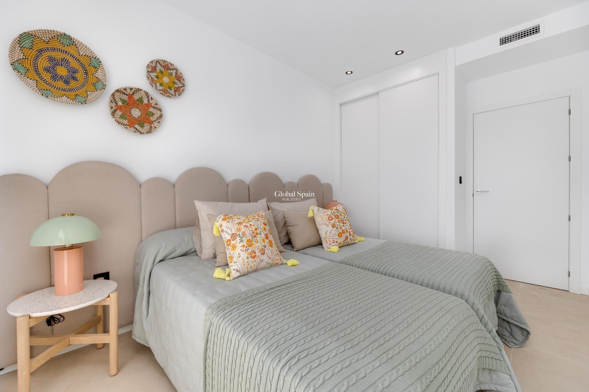 Neubau - VILLA -
LOS ALCÁZARES