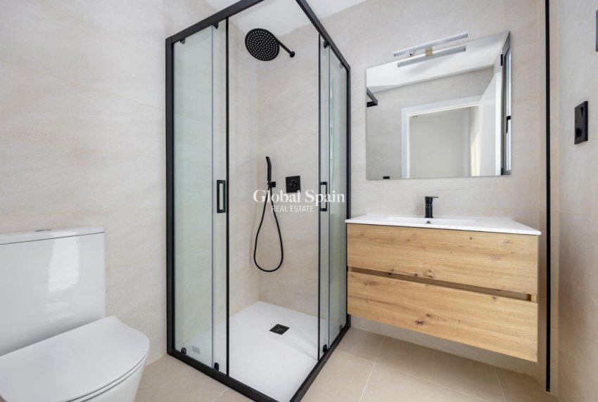 Neubau - VILLA -
LOS ALCÁZARES