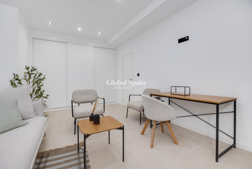 Neubau - VILLA -
LOS ALCÁZARES