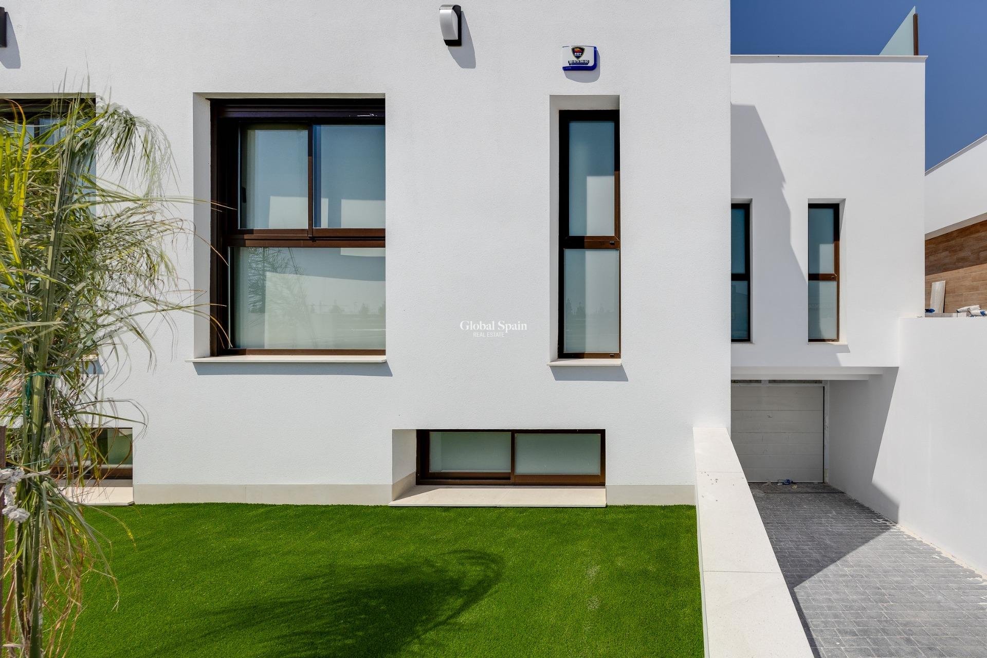 Neubau - VILLA -
LOS ALCÁZARES